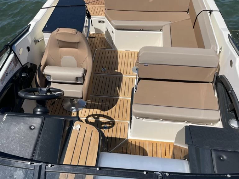 Location Bateau à moteur à Hyères - Quicksilver Activ 755 Cruiser