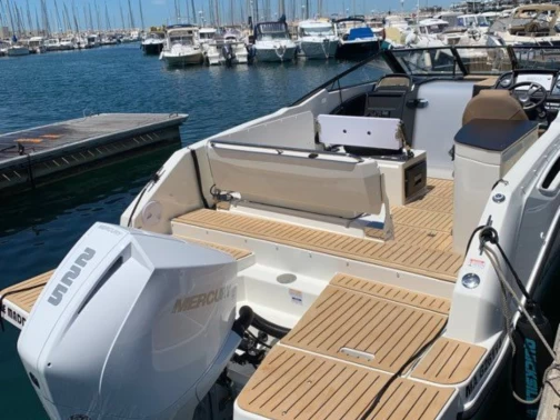 Location bateau Hyères pas cher Activ 755 Cruiser