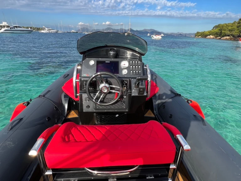 Louer Semi-rigide avec ou sans skipper SPX RIB à Saint-Raphaël