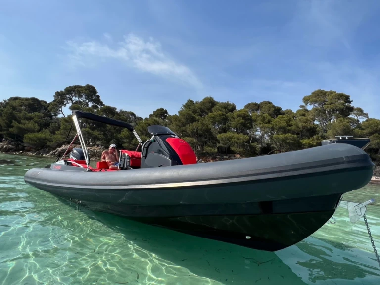 Semi-rigide à louer à Saint-Raphaël au meilleur prix
