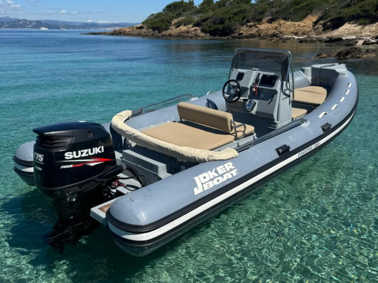 Semi-rigide à louer à Antibes au meilleur prix