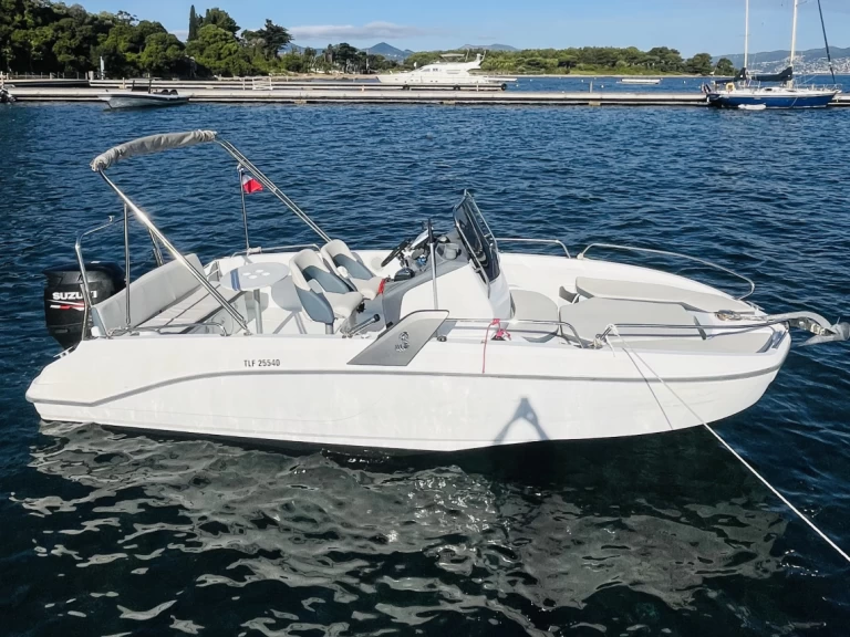 Location Bateau à moteur à Antibes - Jeanneau Cap Camarat 5.5 WA Serie 2