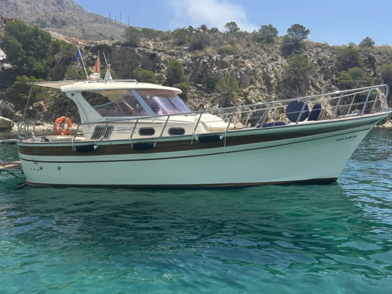 Location à Altea - Fratelli Aprea Sorrento 32 Semi Cabinato sur SamBoat