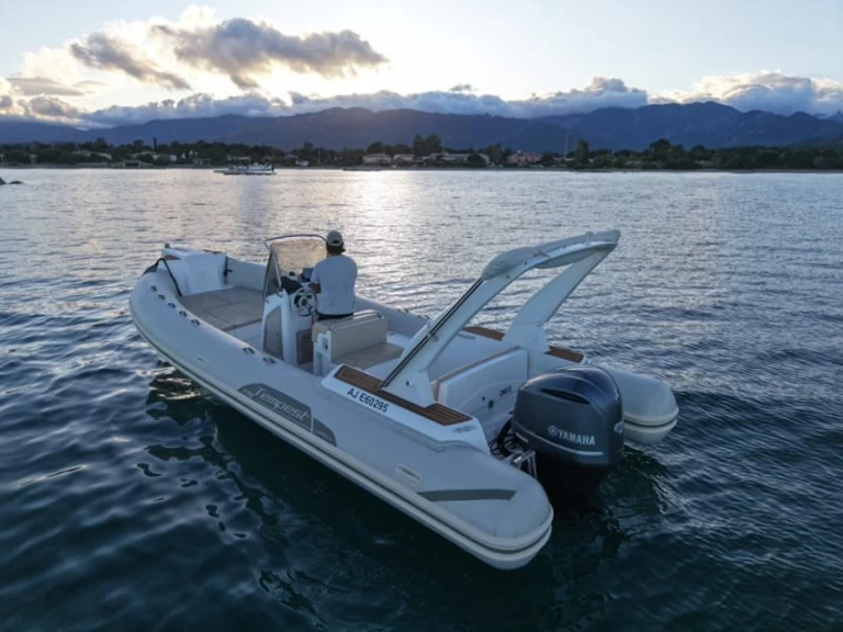 Location bateau Capelli Capelli 770 à Porticcio sur Samboat