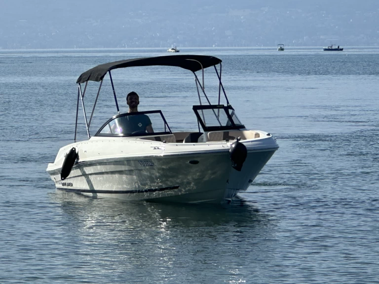 Louez un Bayliner VR4 à Lausanne