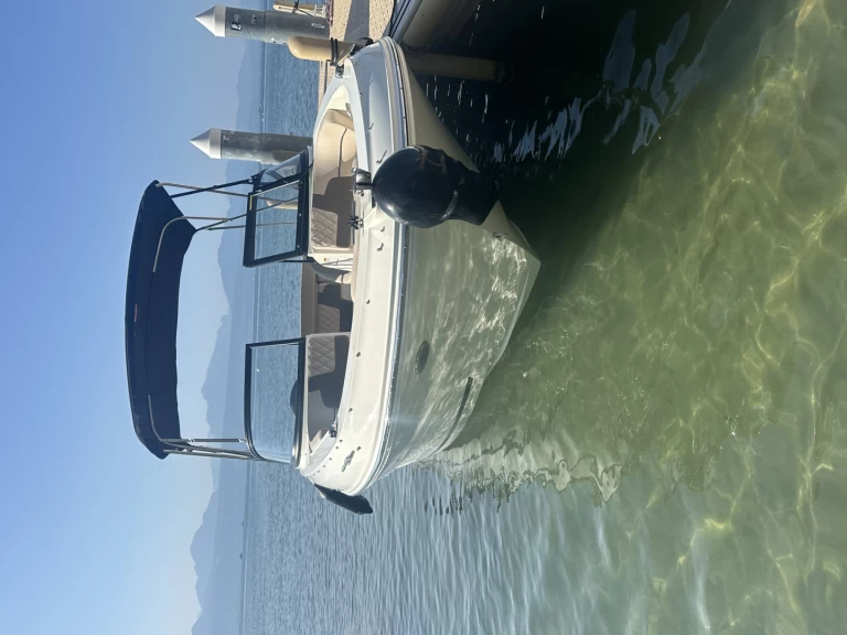 Location Bateau à moteur à Lausanne - Bayliner VR4