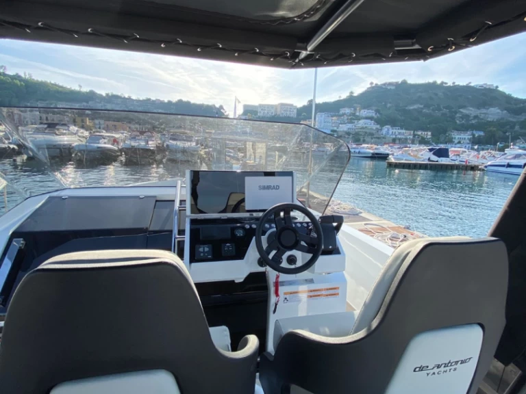 Location à Naples - De Antonio D32-OPEN sur SamBoat