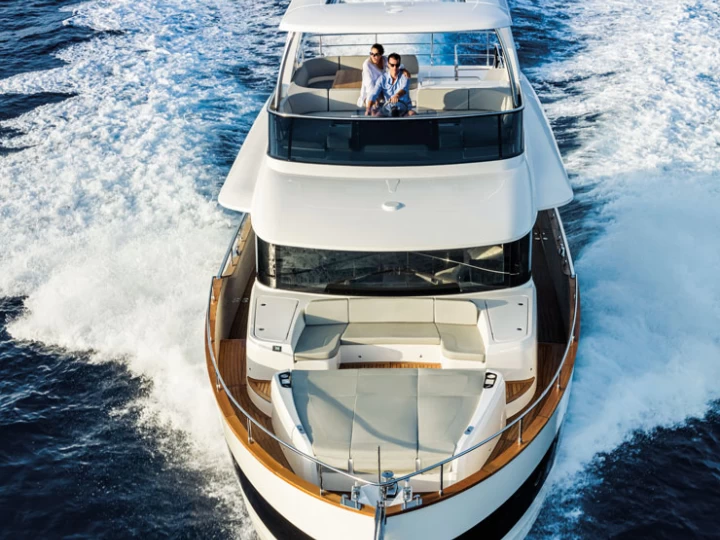 Location Bateau à moteur Azimut avec permis