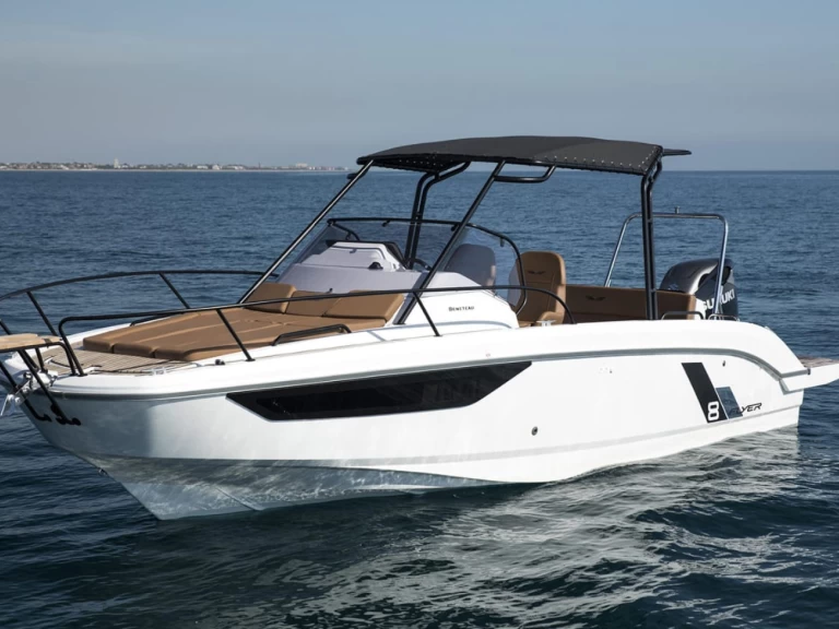 Bateau à moteur à louer à Hyères au meilleur prix