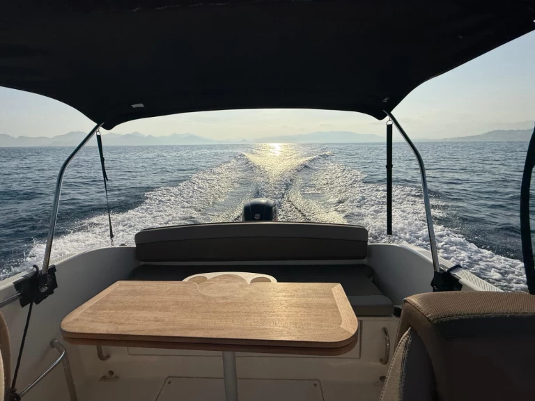 Louez un Quicksilver 605 CRUISER à Mandelieu-la-Napoule