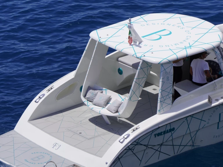 Location Bateau à moteur à Amalfi - Tornado Tornado 38 Flush Deck