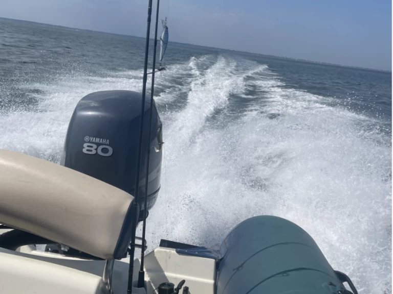 Louez un Bombard Sunrider 550 Bleu à La Plaine-sur-Mer