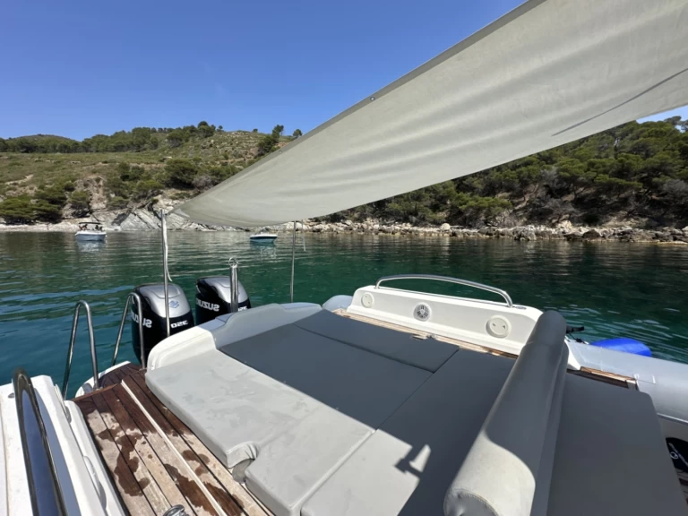 Louer Semi-rigide avec ou sans skipper Duarry à Roses