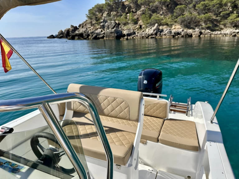 Louez un Barqa 19.5 à Roses