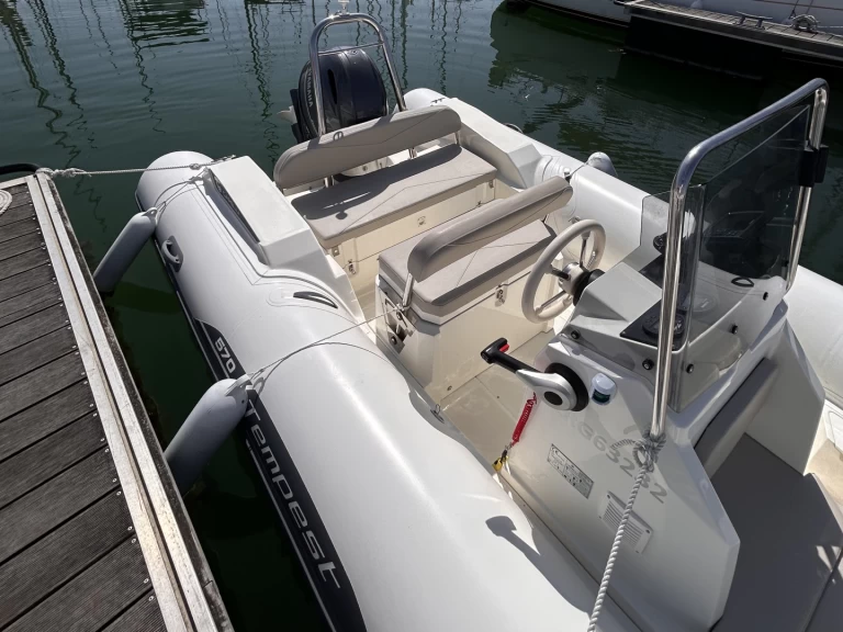 Location Semi-rigide Capelli avec permis