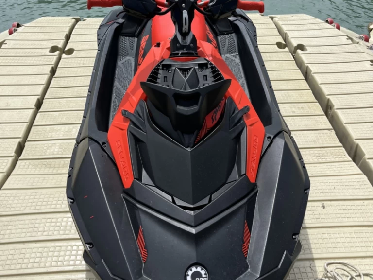 Location Jet ski Sea-Doo avec permis