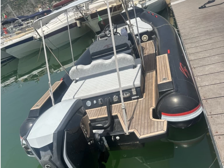 IAVARONE 26  a louer à Port de Salerne