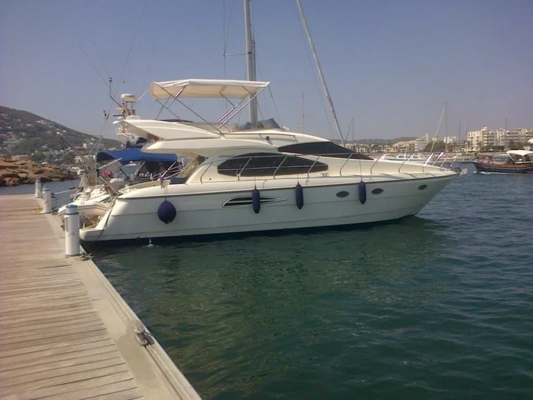 Louer Bateau à moteur avec ou sans skipper Princess à Villefranche-sur-Mer