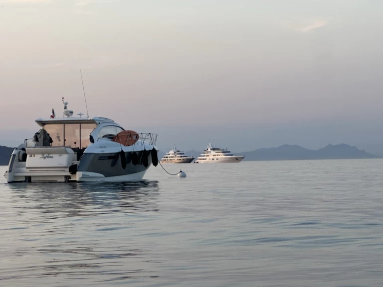 Location bateau Saint-Raphaël pas cher ABSOLUTE 52