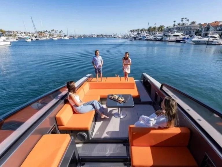 Location à Vieux Port de Cannes - Fjord Fjord 40 Open sur SamBoat