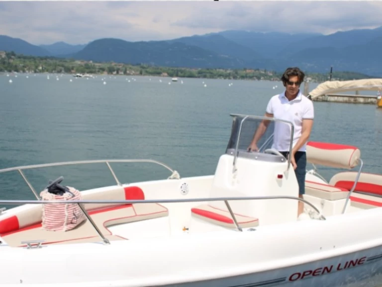 Bateau à moteur à louer à Manerba del Garda au meilleur prix