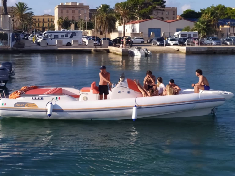 Semi-rigide à louer à Trapani au meilleur prix