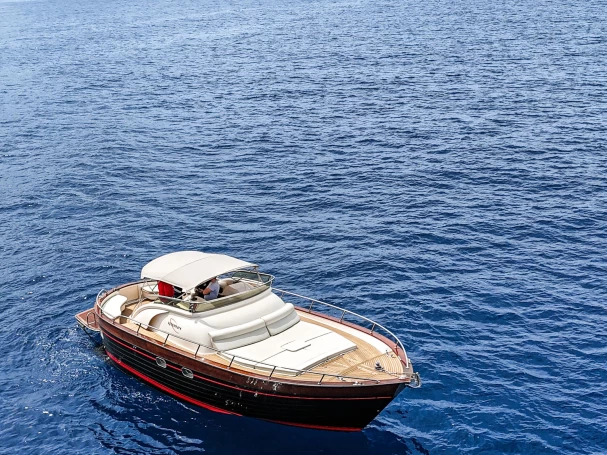 Location Bateau à moteur Apreamare avec permis