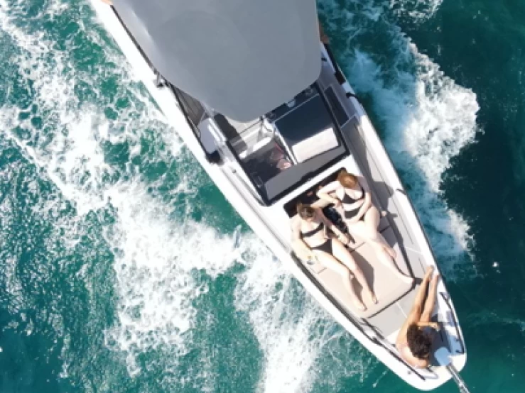 Location Bateau à moteur Axopar avec permis