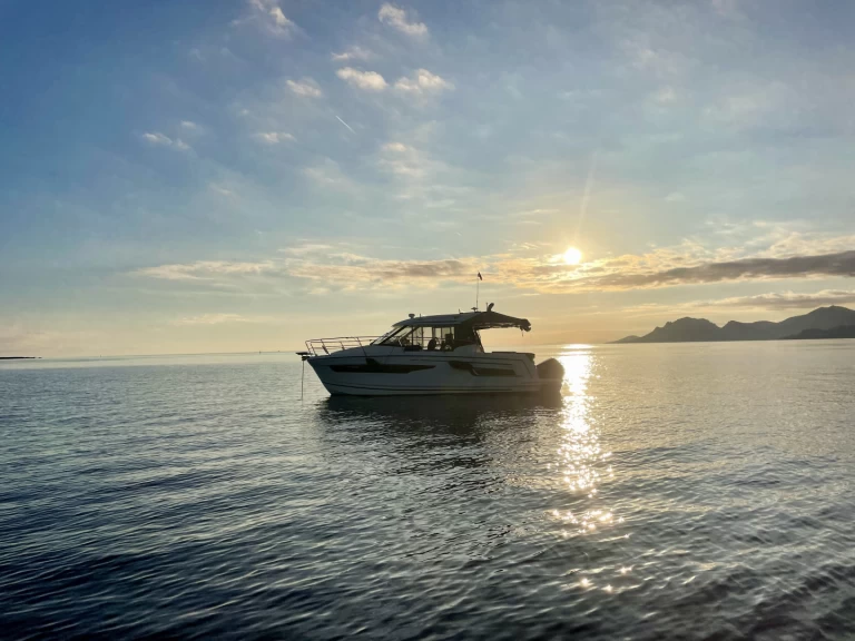 Bateau à moteur à louer à Mandelieu-la-Napoule au meilleur prix
