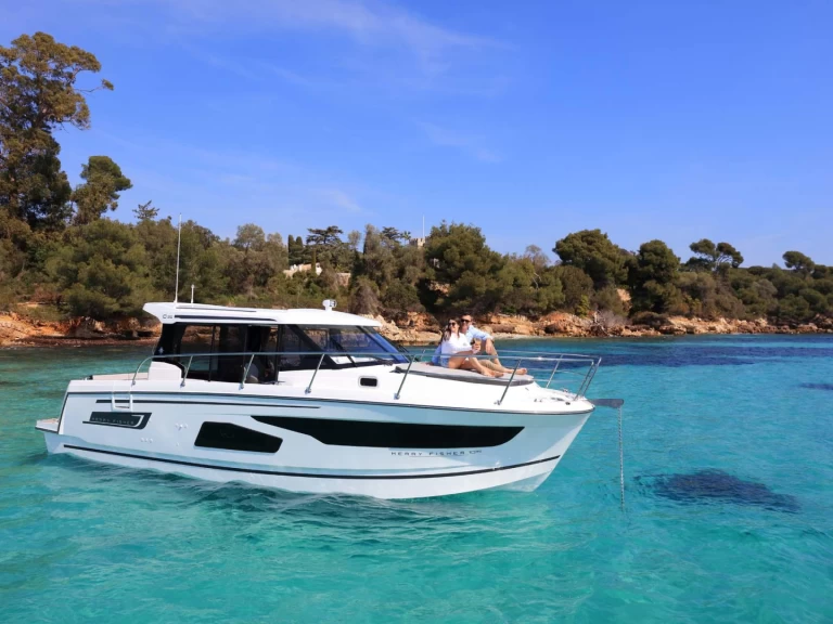 Louer Bateau à moteur avec ou sans skipper Jeanneau à Santa Eulària des Riu