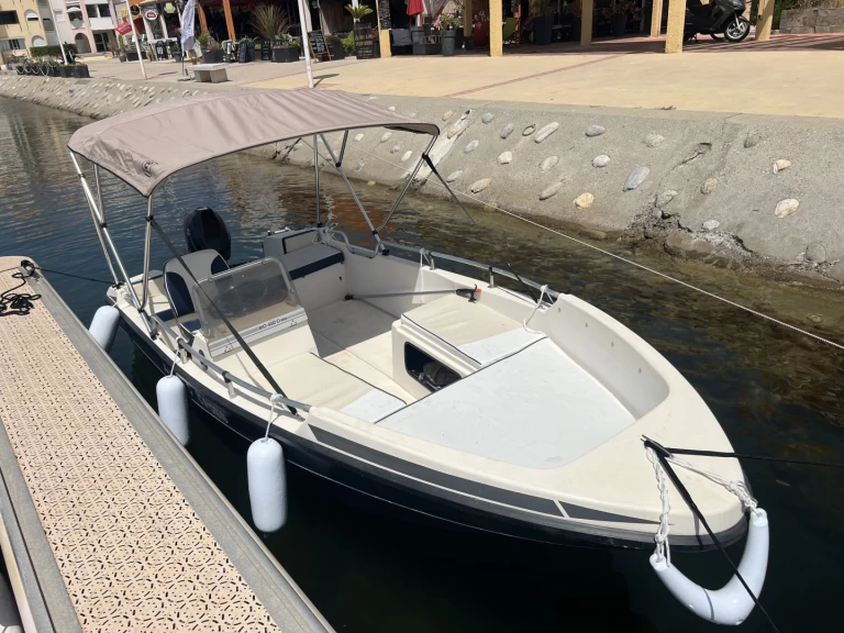 Location bateau Le Barcarès pas cher Rio450cross
