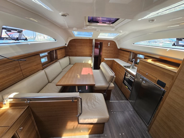 Location à Izola - Elan Impression 45.1 sur SamBoat