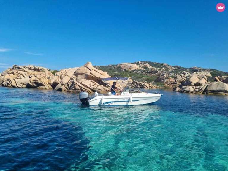 Louer Bateau à moteur avec ou sans skipper Sessa Marine à Palau