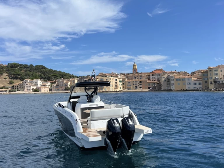 Location Bateau à moteur à Port des Marines de Cogolin - Sessa Marine Key Largo 34