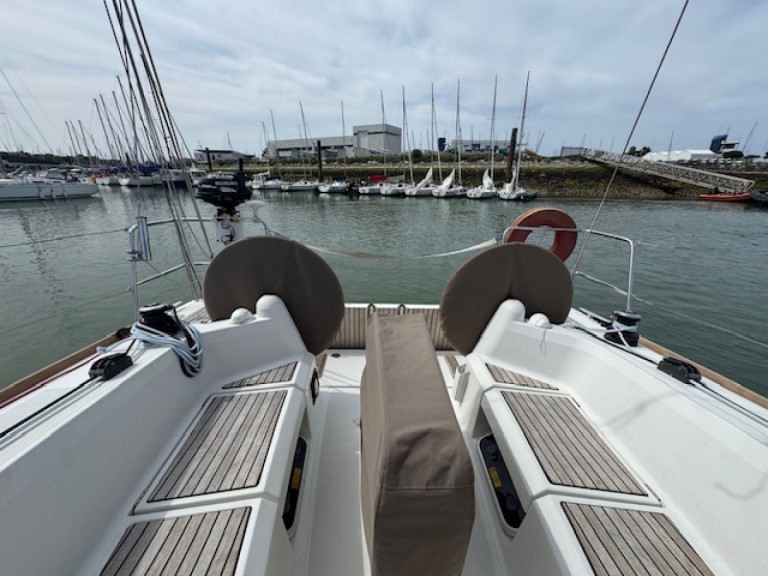 Location bateau SUN ODYSSEY 349 QR 2016 SUN ODYSSEY 349 QR 2016 à La Rochelle sur Samboat