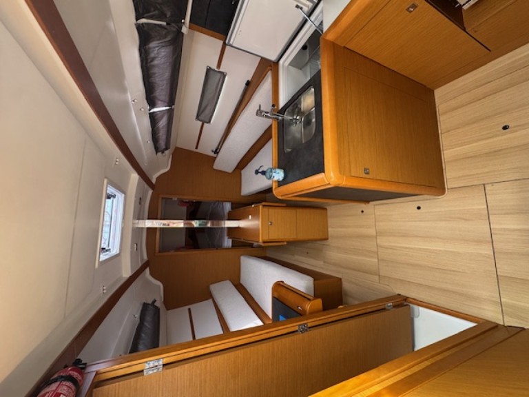 Louer Voilier avec ou sans skipper SUN ODYSSEY 349 QR 2016 à La Rochelle