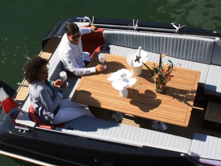 Location Bateau à moteur Tullio Abatte avec permis