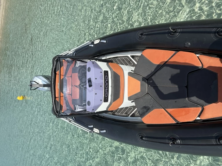 Louer Semi-rigide avec ou sans skipper Tiger à Hyères