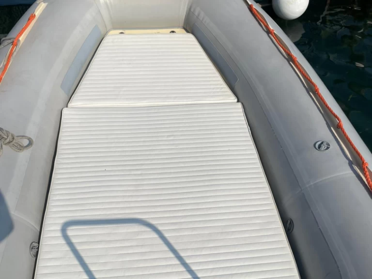 Location Semi-rigide Gommorizzo avec permis