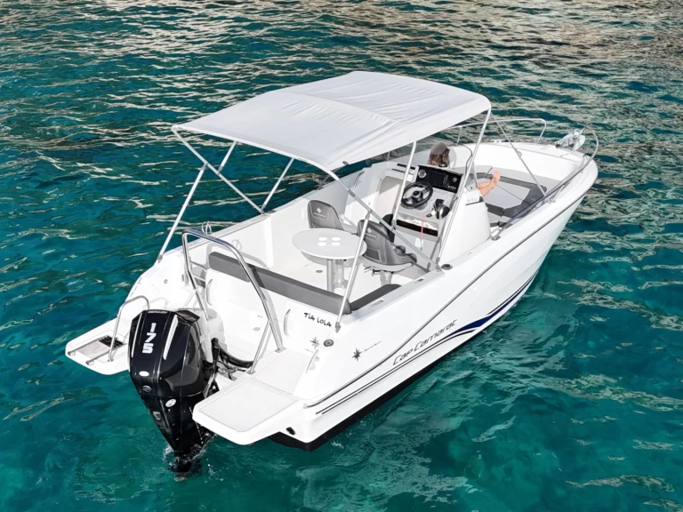 Location bateau Jeanneau CAP CAMARAT 6,5 CC Style à Marina Botafoch sur Samboat