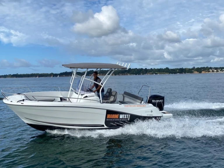 Louez un Jeanneau Cap Camarat 6.5 CC Serie 3 à La Forêt-Fouesnant