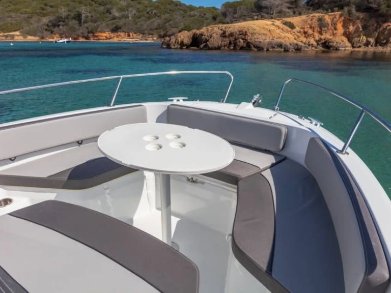 Location Bateau à moteur à La Forêt-Fouesnant - Jeanneau Cap Camarat 6.5 CC Serie 3