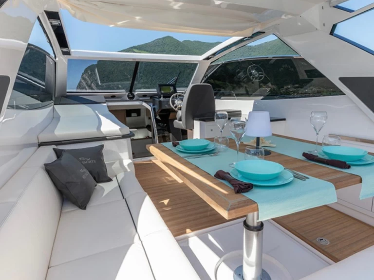 Rio Yachts Parana 38 a louer à Capri