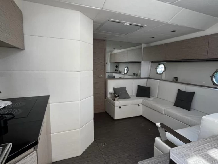 Location bateau Capri pas cher Parana 38