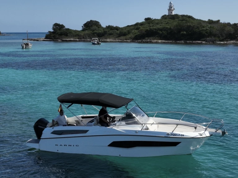 Location Bateau à moteur Karnic avec permis