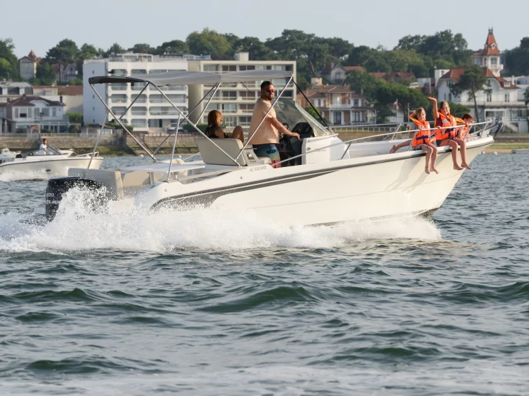 Location bateau Arcachon pas cher Abaco 800 Open CC