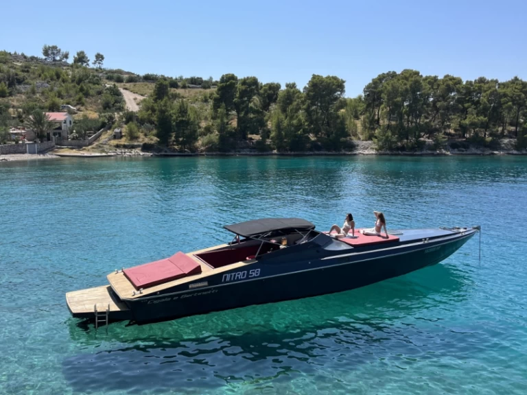 Location bateau Cigala e bertinetti Nitro 50 à Hvar sur Samboat