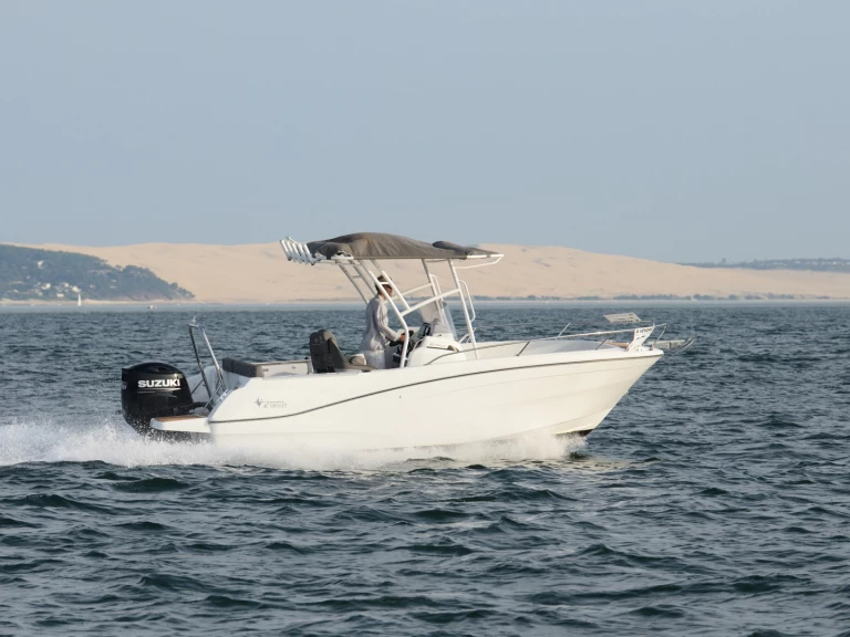 Location bateau Arcachon pas cher Cap Camarat 6.5 CC Serie 3