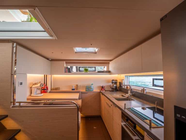 Location bateau Lagoon Lagoon Sixty 5 à Salerne sur Samboat