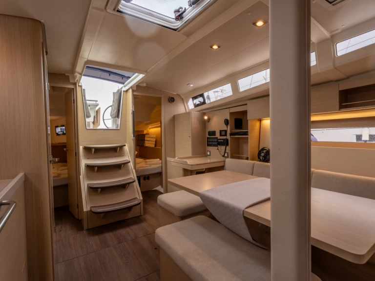 Location bateau Bénéteau Oceanis 37.1 à Salerne sur Samboat